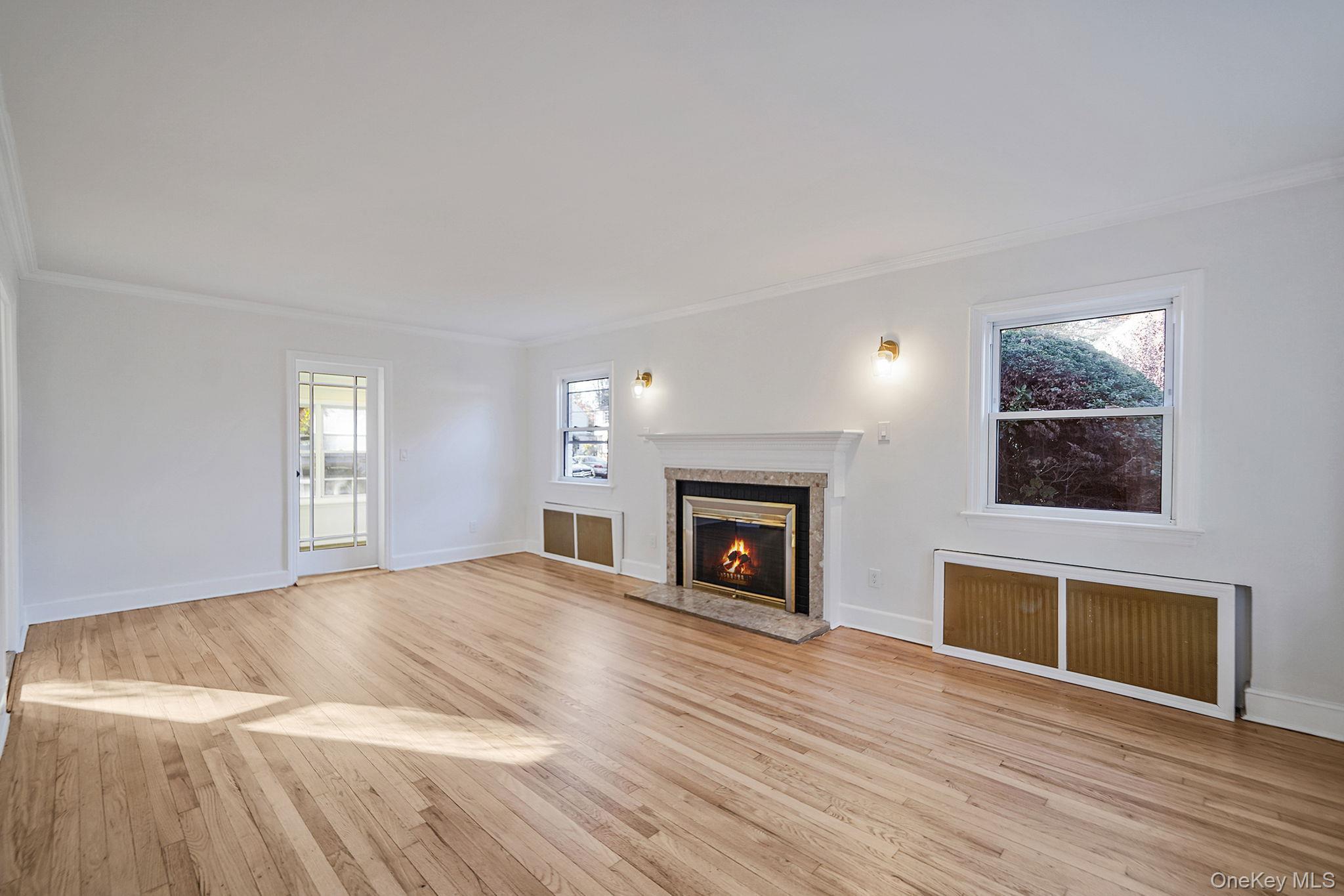 Single Family Oxford  Nassau County, NY 11520, MLS-932576-8