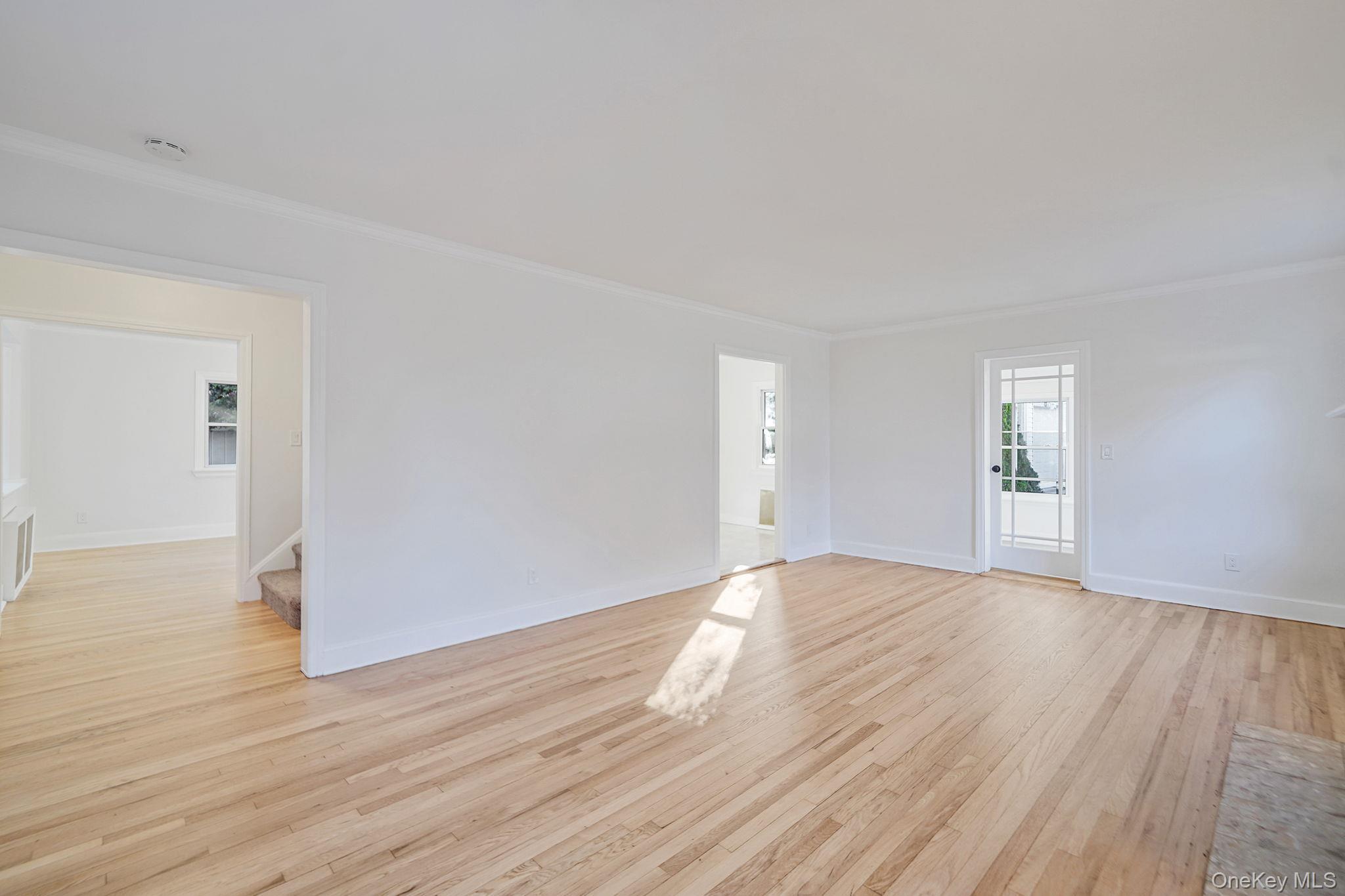 Single Family Oxford  Nassau County, NY 11520, MLS-932576-9