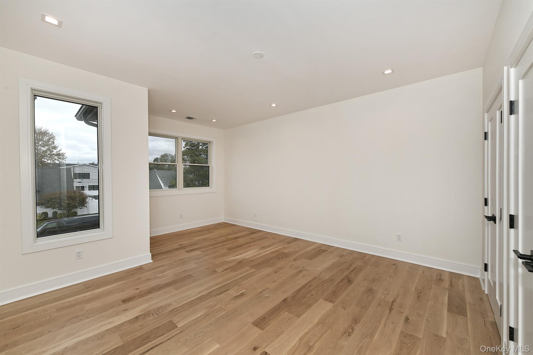 Single Family Forest Nassau County, NY 11590, MLS-932579-28