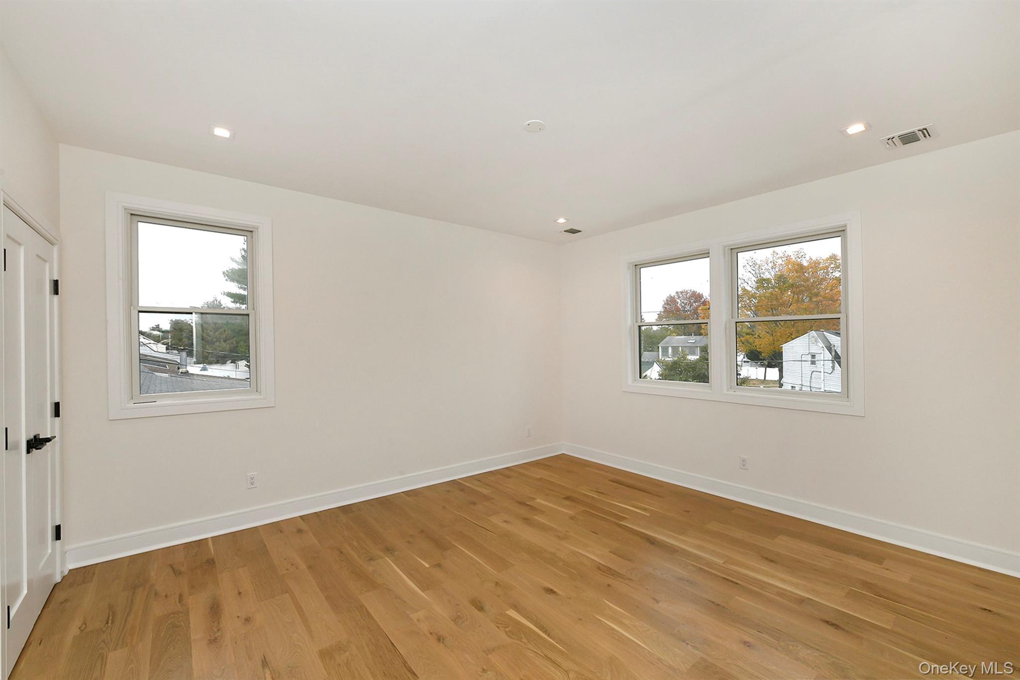 Single Family Forest Nassau County, NY 11590, MLS-932579-31