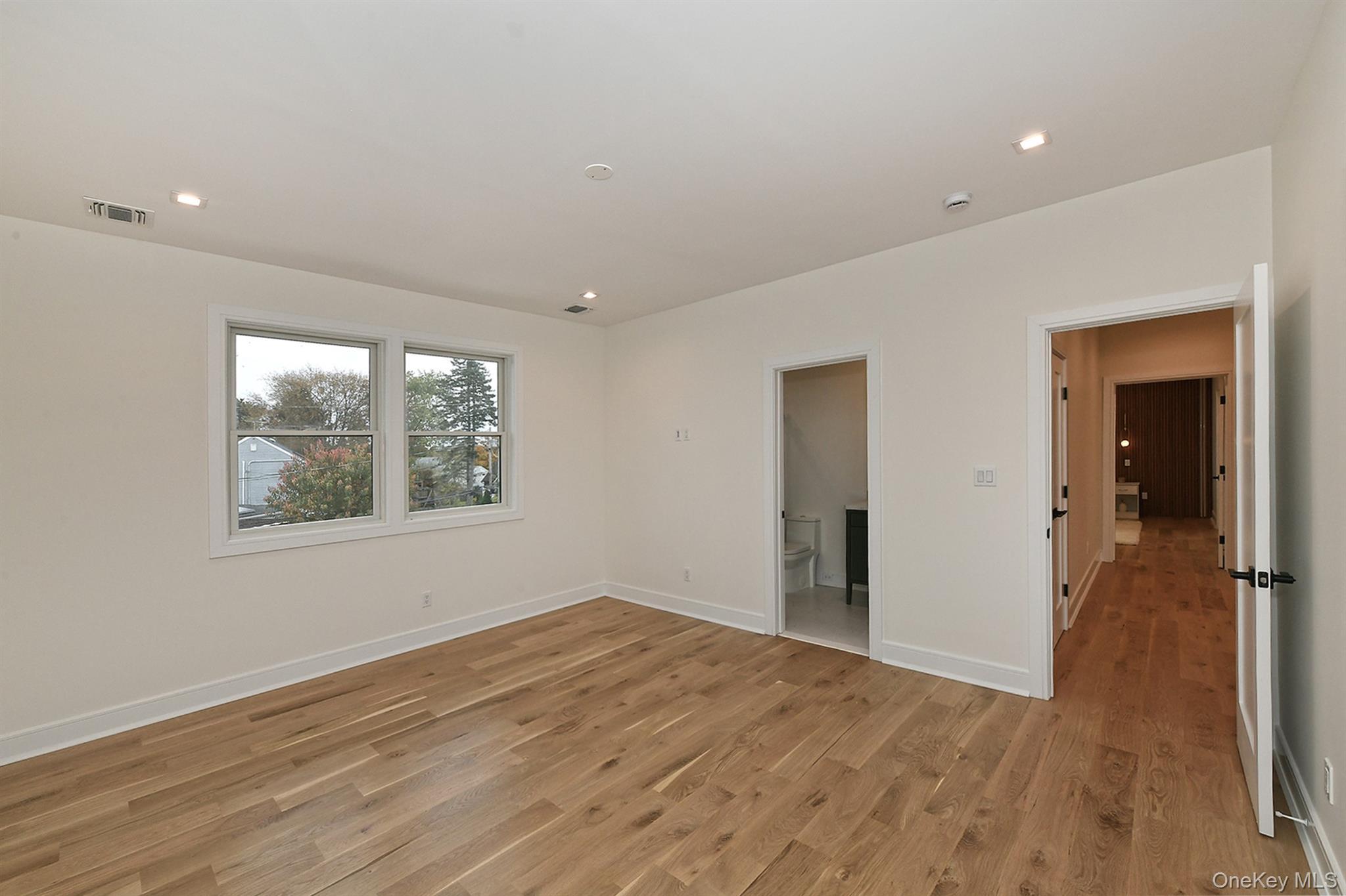 Single Family Forest Nassau County, NY 11590, MLS-932579-33