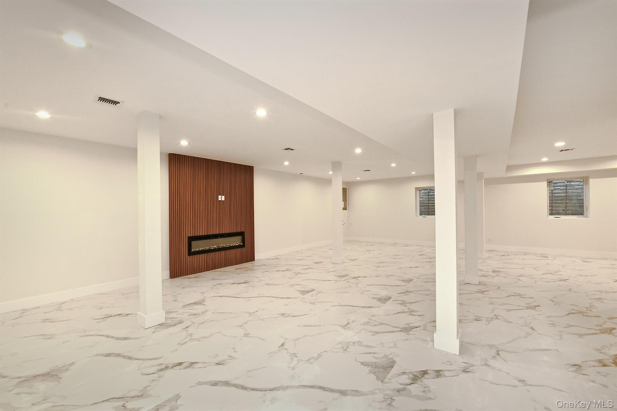 Single Family Forest Nassau County, NY 11590, MLS-932579-41