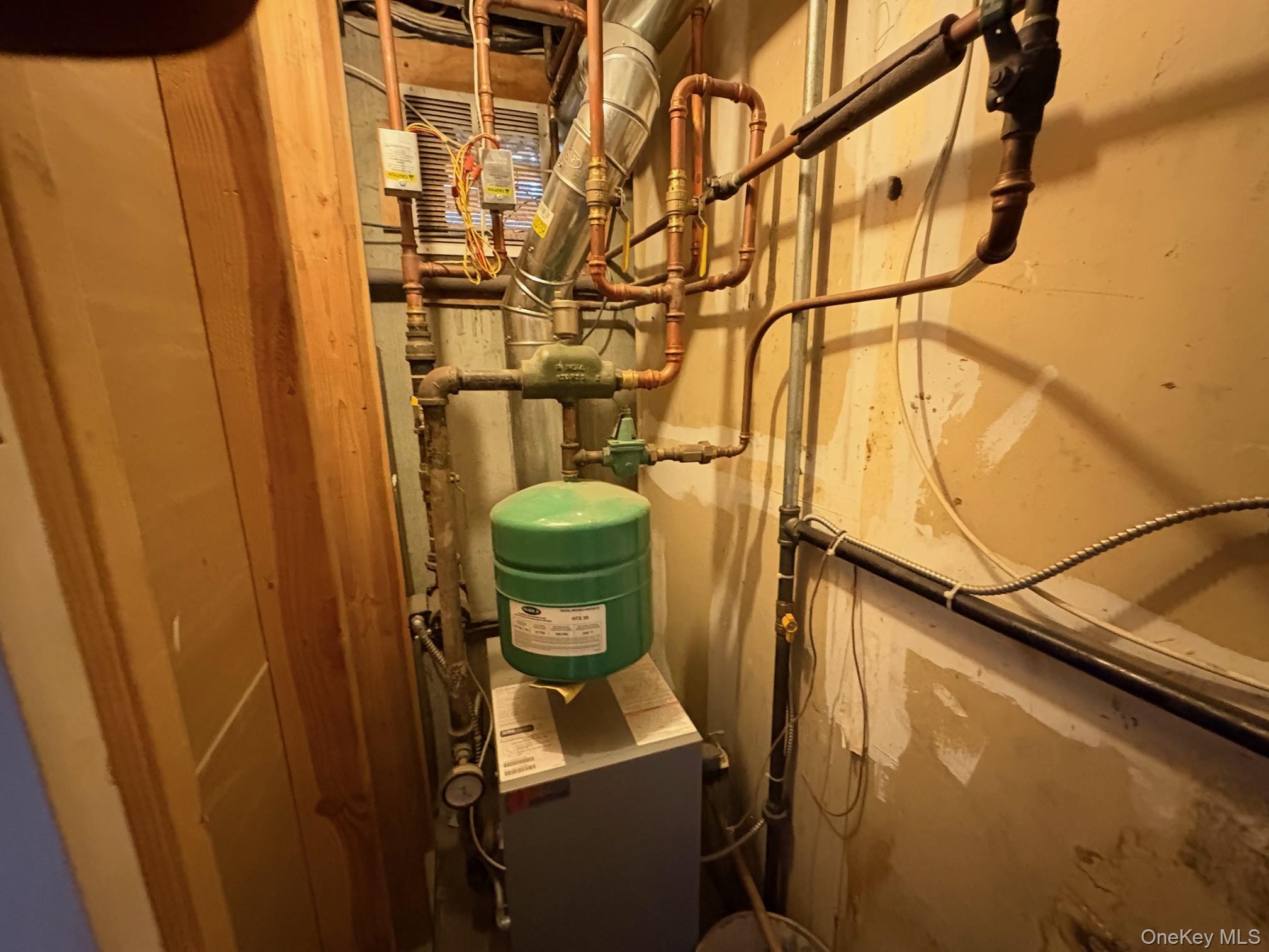 Single Family Garden City Suffolk County, NY 11798, MLS-932586-34