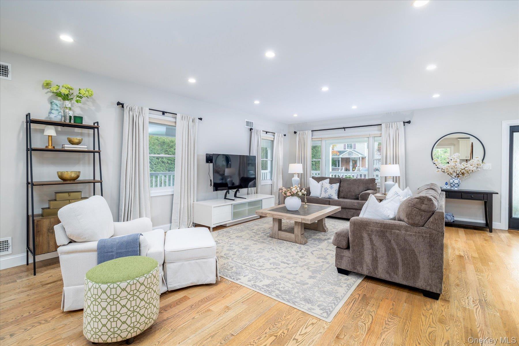 Single Family Atlas  Nassau County, NY 11565, MLS-932588-10