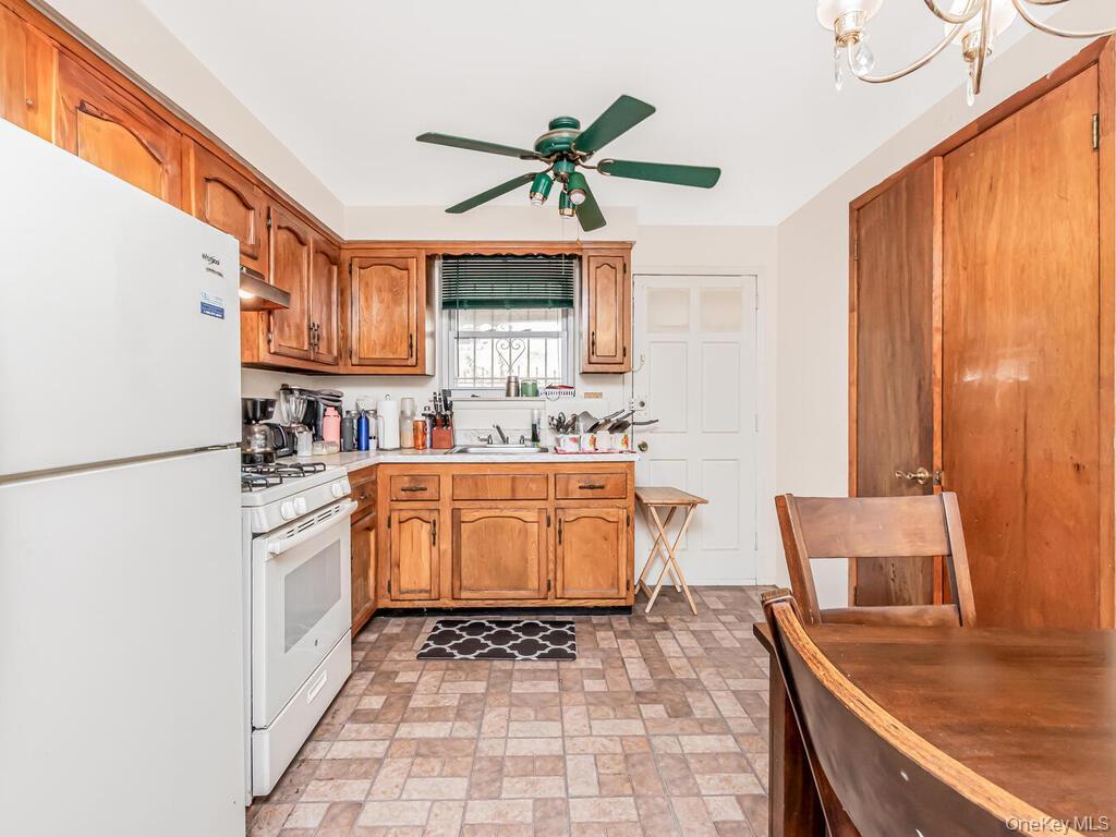 Single Family Edson  Bronx, NY 10469, MLS-932591-15