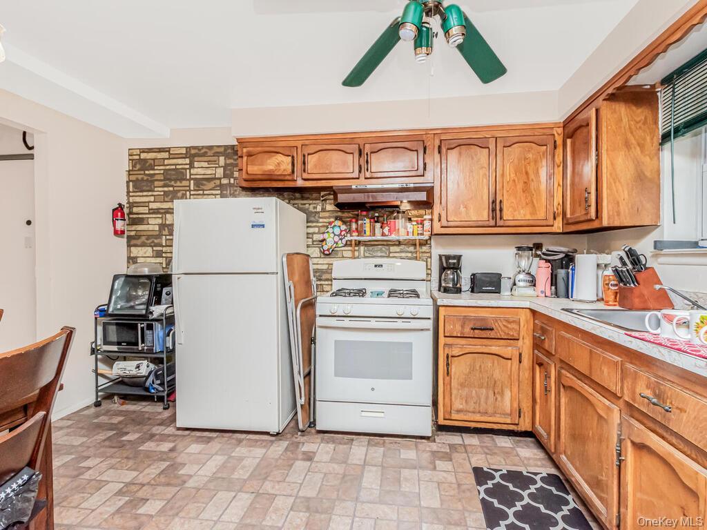 Single Family Edson  Bronx, NY 10469, MLS-932591-16