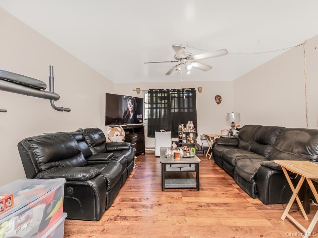 Single Family Edson  Bronx, NY 10469, MLS-932591-17