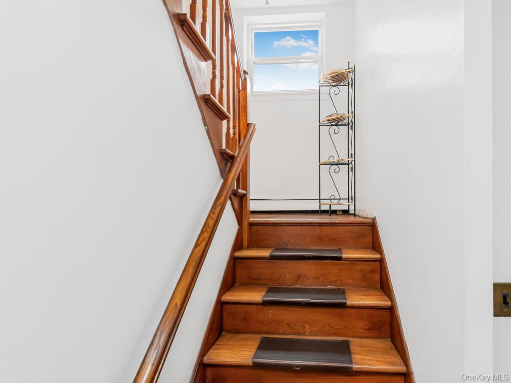 Single Family Edson  Bronx, NY 10469, MLS-932591-20