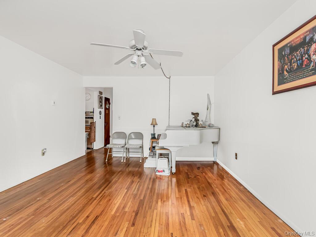 Single Family Edson  Bronx, NY 10469, MLS-932591-22