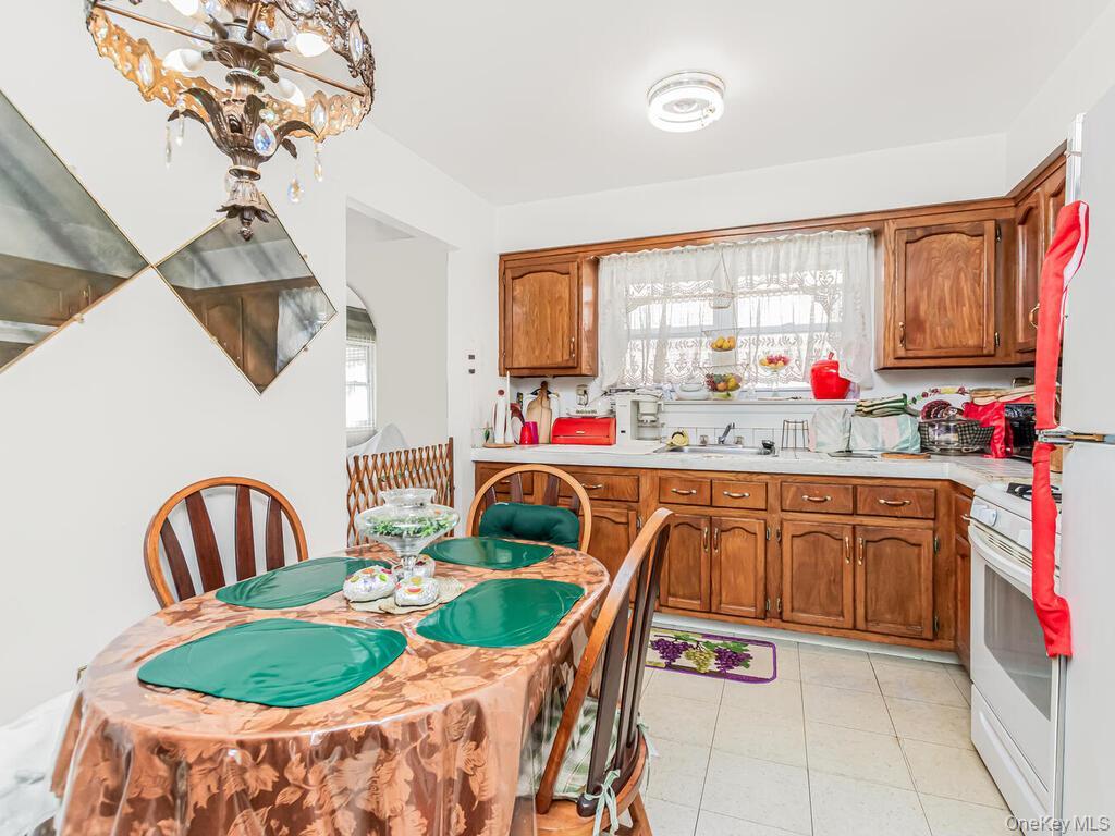 Single Family Edson  Bronx, NY 10469, MLS-932591-24