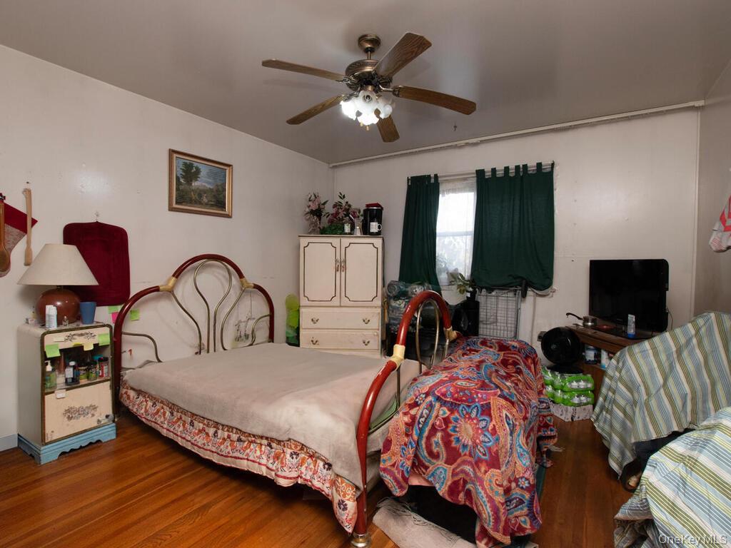 Single Family Edson  Bronx, NY 10469, MLS-932591-31