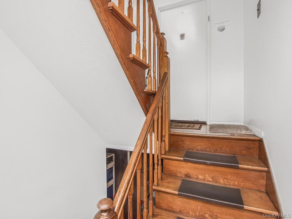 Single Family Edson  Bronx, NY 10469, MLS-932591-32