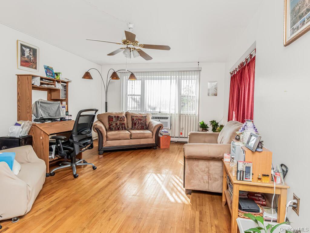 Single Family Edson  Bronx, NY 10469, MLS-932591-33