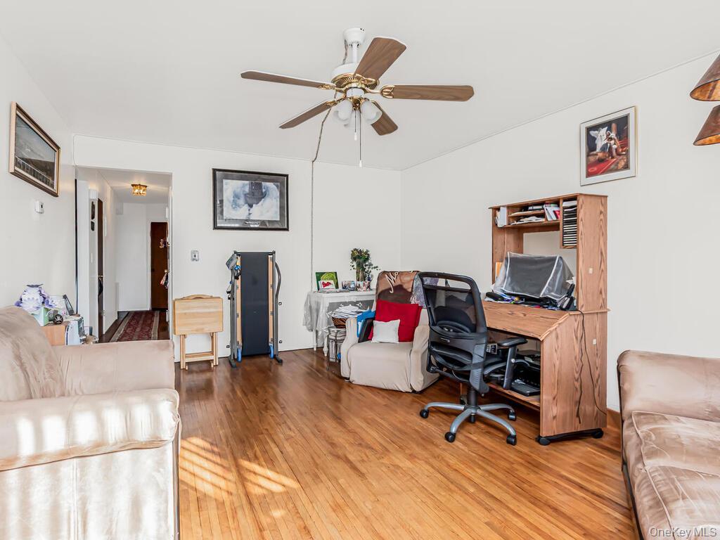 Single Family Edson  Bronx, NY 10469, MLS-932591-34