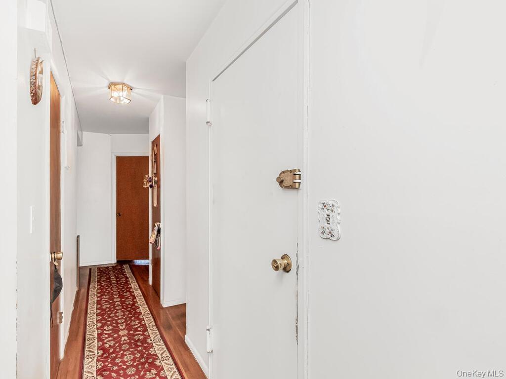 Single Family Edson  Bronx, NY 10469, MLS-932591-39