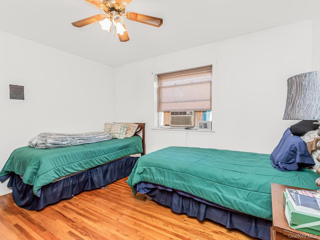 Single Family Edson  Bronx, NY 10469, MLS-932591-41