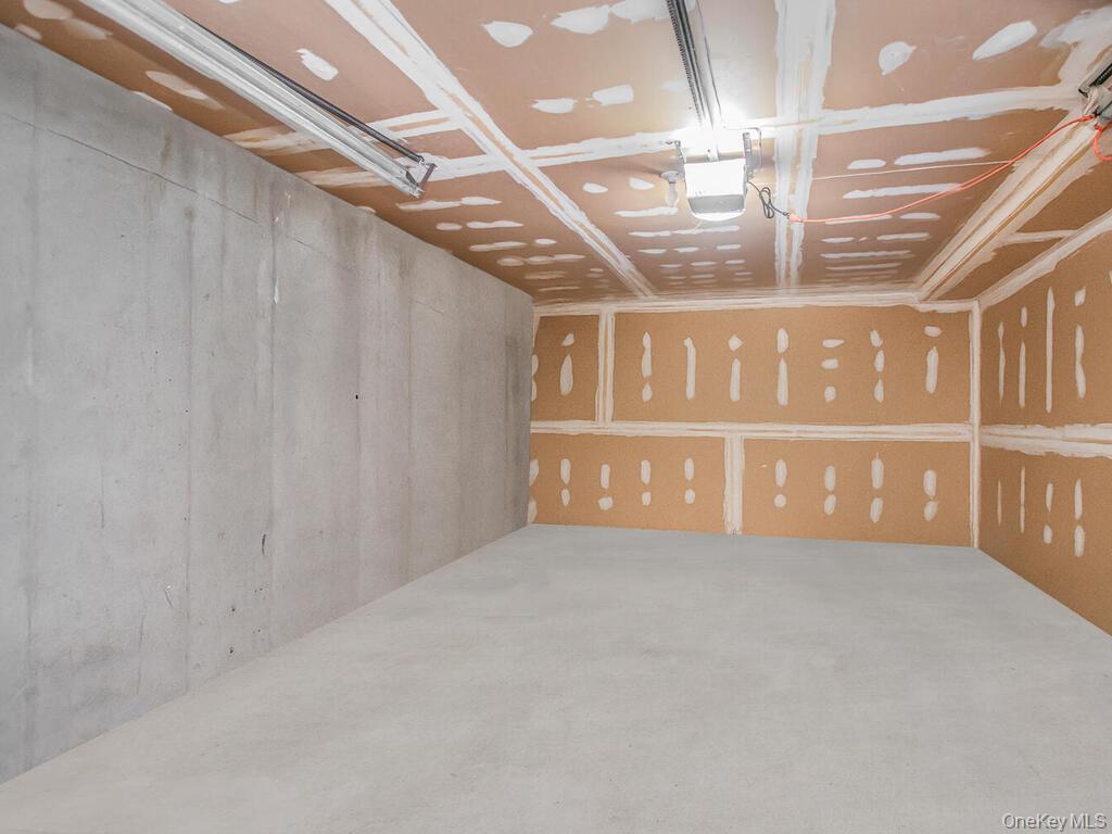 Single Family Edson  Bronx, NY 10469, MLS-932591-42