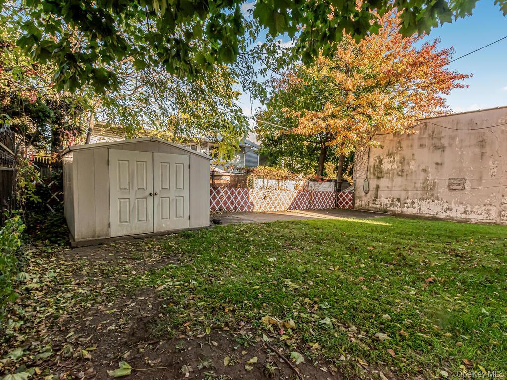 Single Family Edson  Bronx, NY 10469, MLS-932591-8