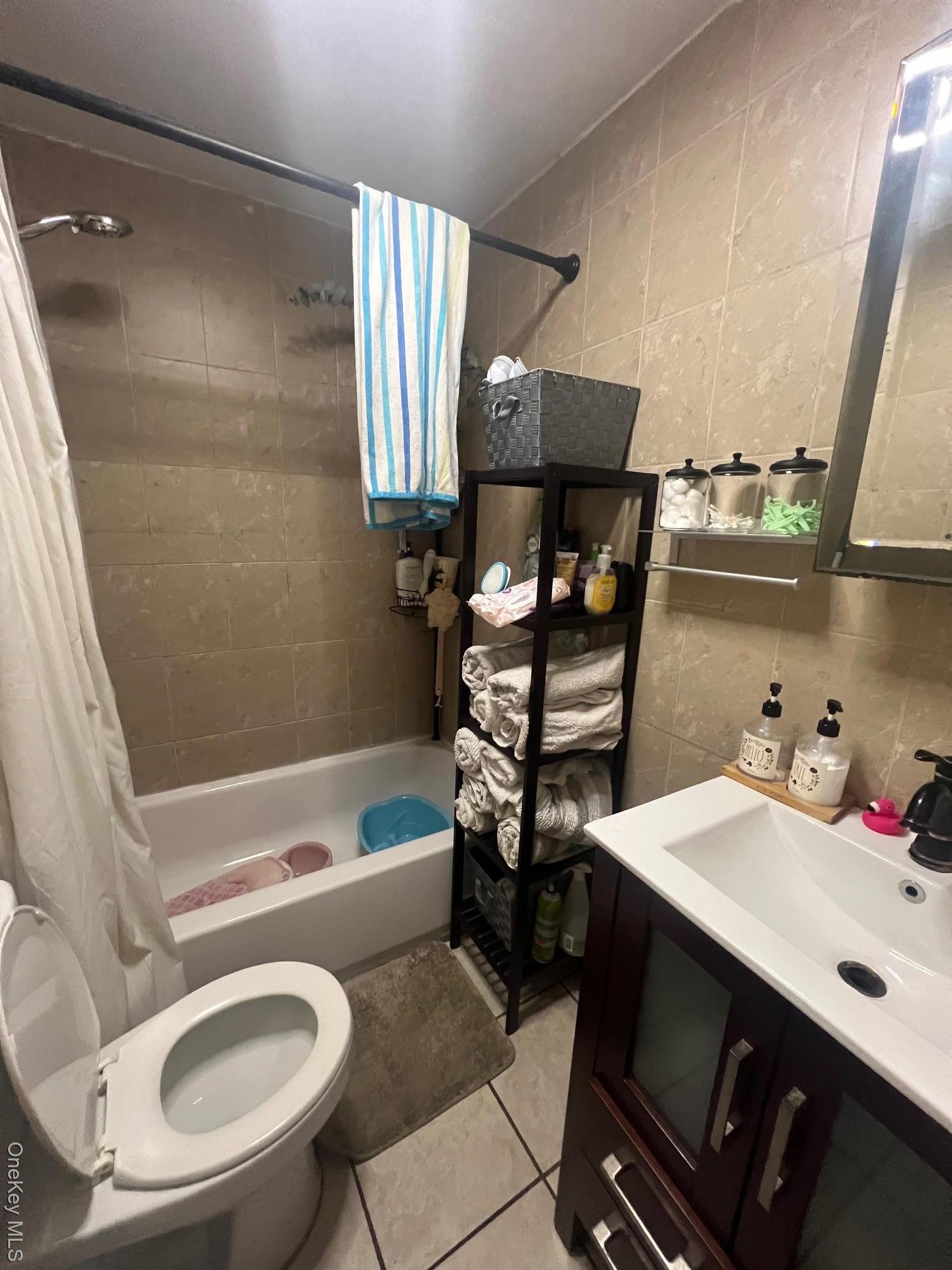 Single Family Oakley  Nassau County, NY 11003, MLS-932636-3