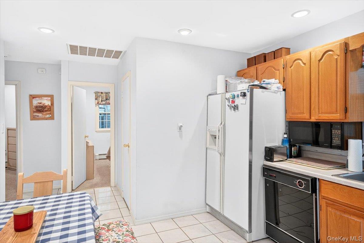 Single Family Noyac  Suffolk County, NY 11963, MLS-932646-9