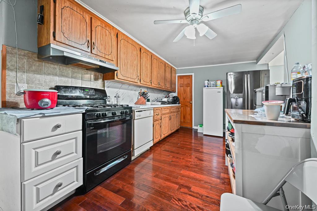 Single Family Seville  Nassau County, NY 11003, MLS-932647-10