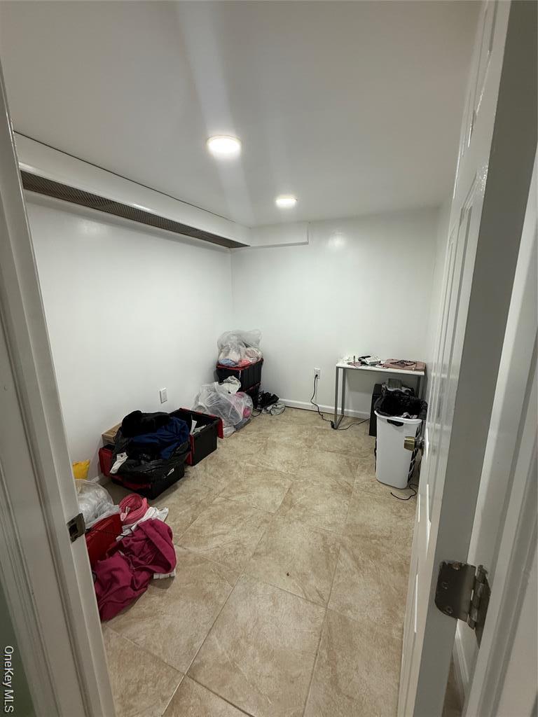 Single Family Seville  Nassau County, NY 11003, MLS-932647-15