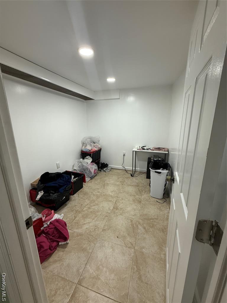 Single Family Seville  Nassau County, NY 11003, MLS-932647-16