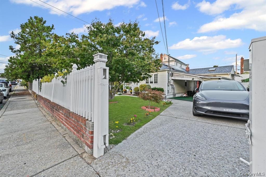 Single Family Seville  Nassau County, NY 11003, MLS-932647-4