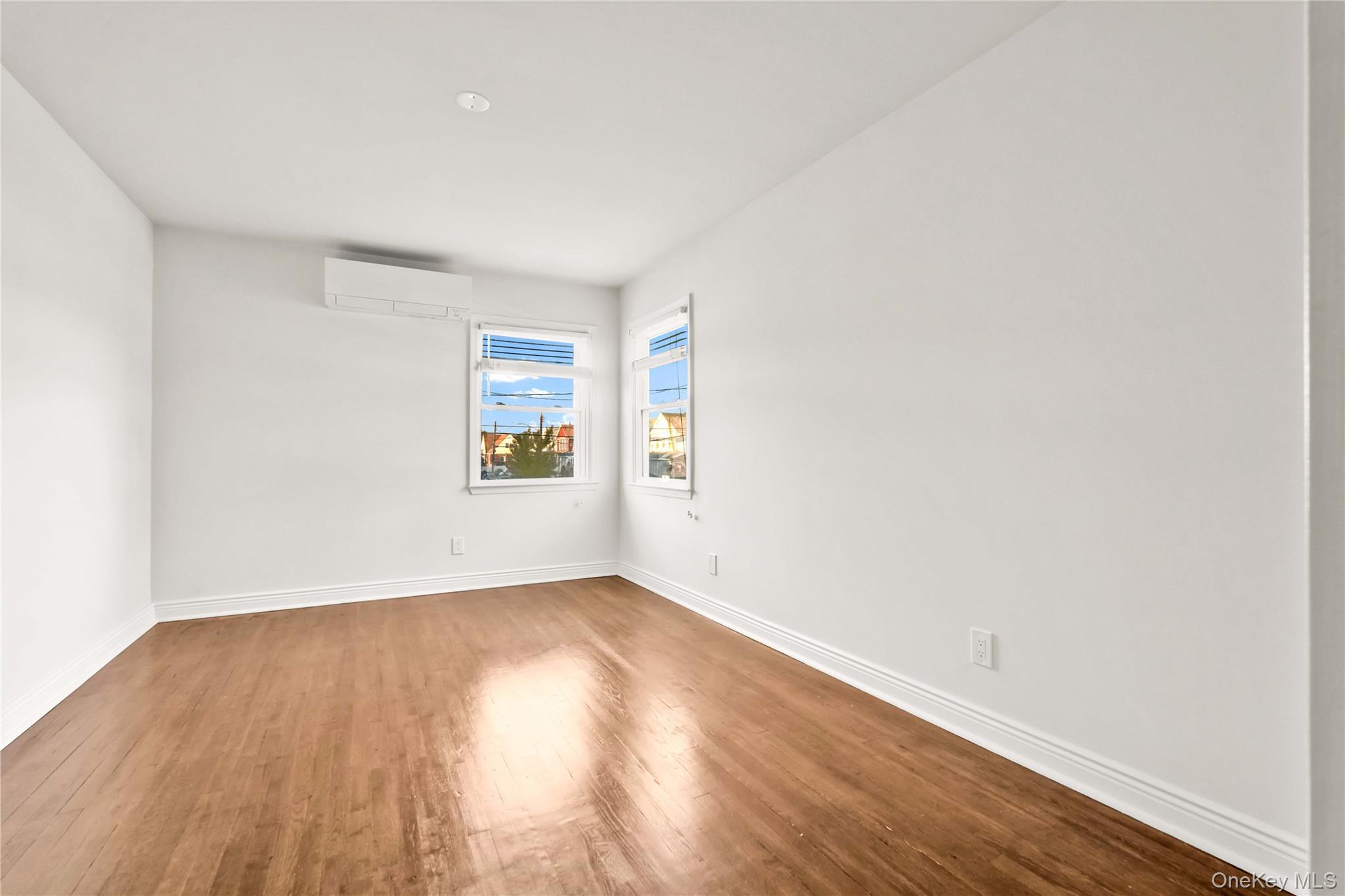 Single Family 160th  Queens, NY 11414, MLS-932649-16