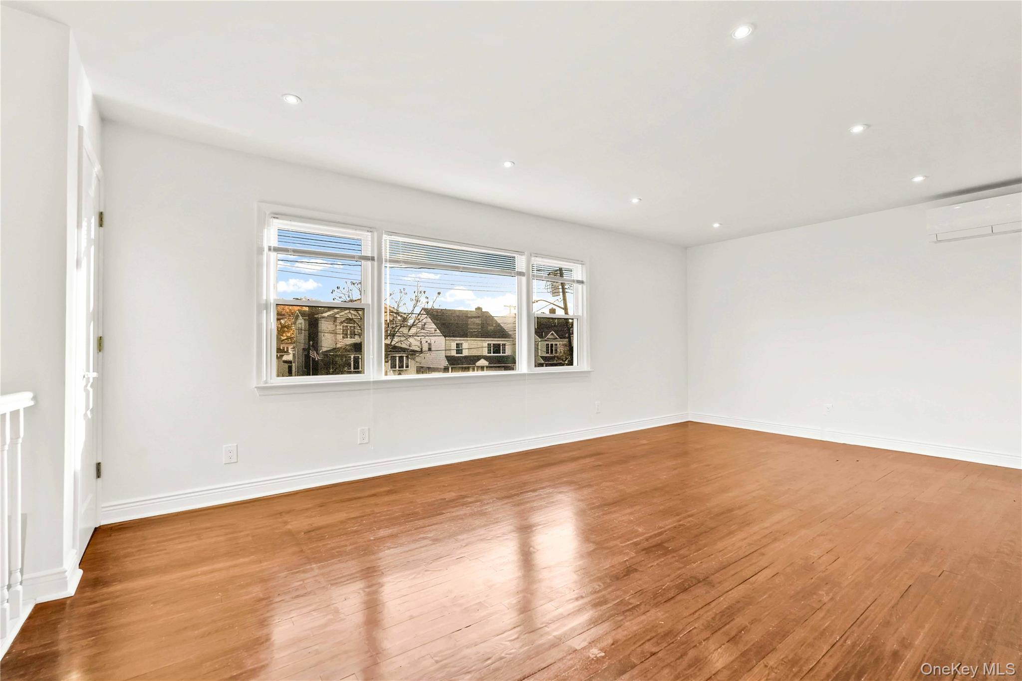 Single Family 160th  Queens, NY 11414, MLS-932649-5