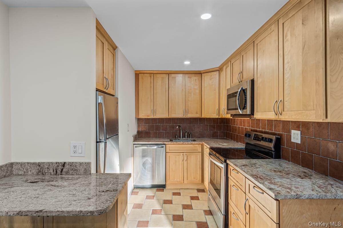 Coop 12th  Queens, NY 11357, MLS-932670-12