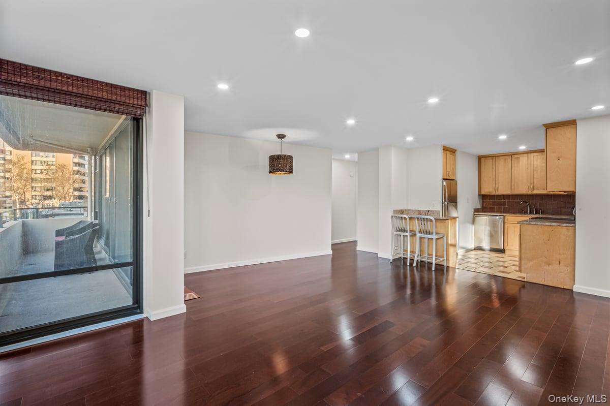 Coop 12th  Queens, NY 11357, MLS-932670-8