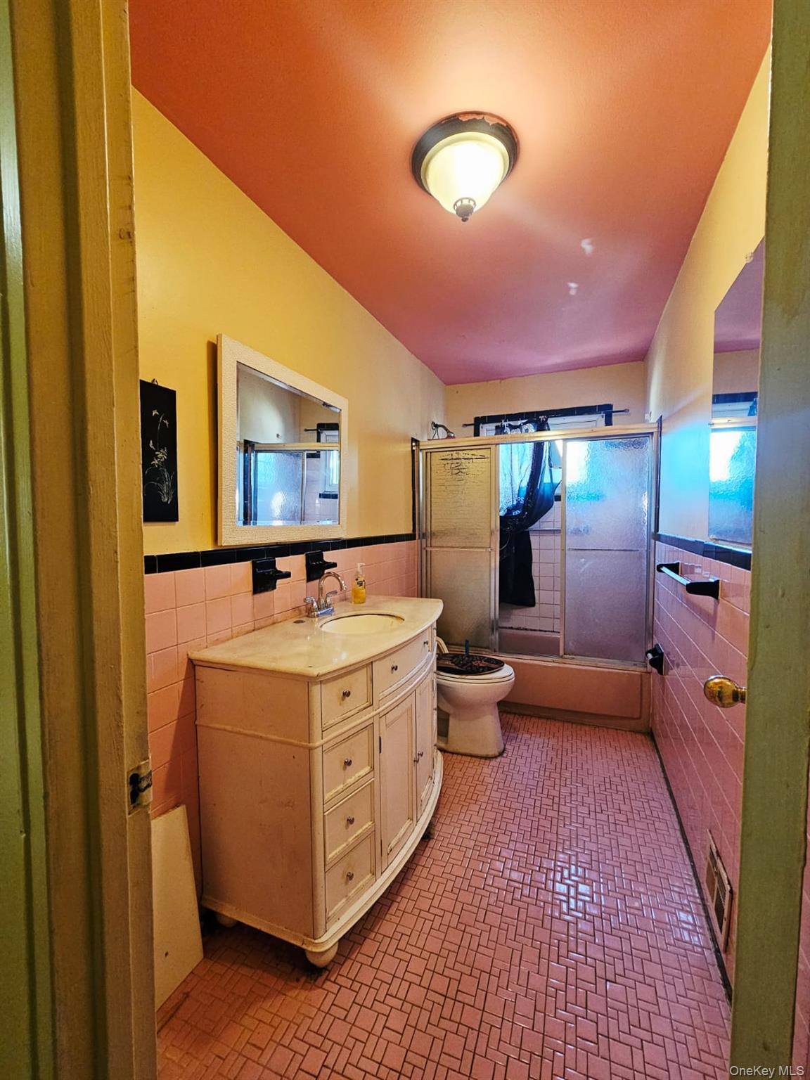 Single Family Schenck  Brooklyn, NY 11236, MLS-932671-17