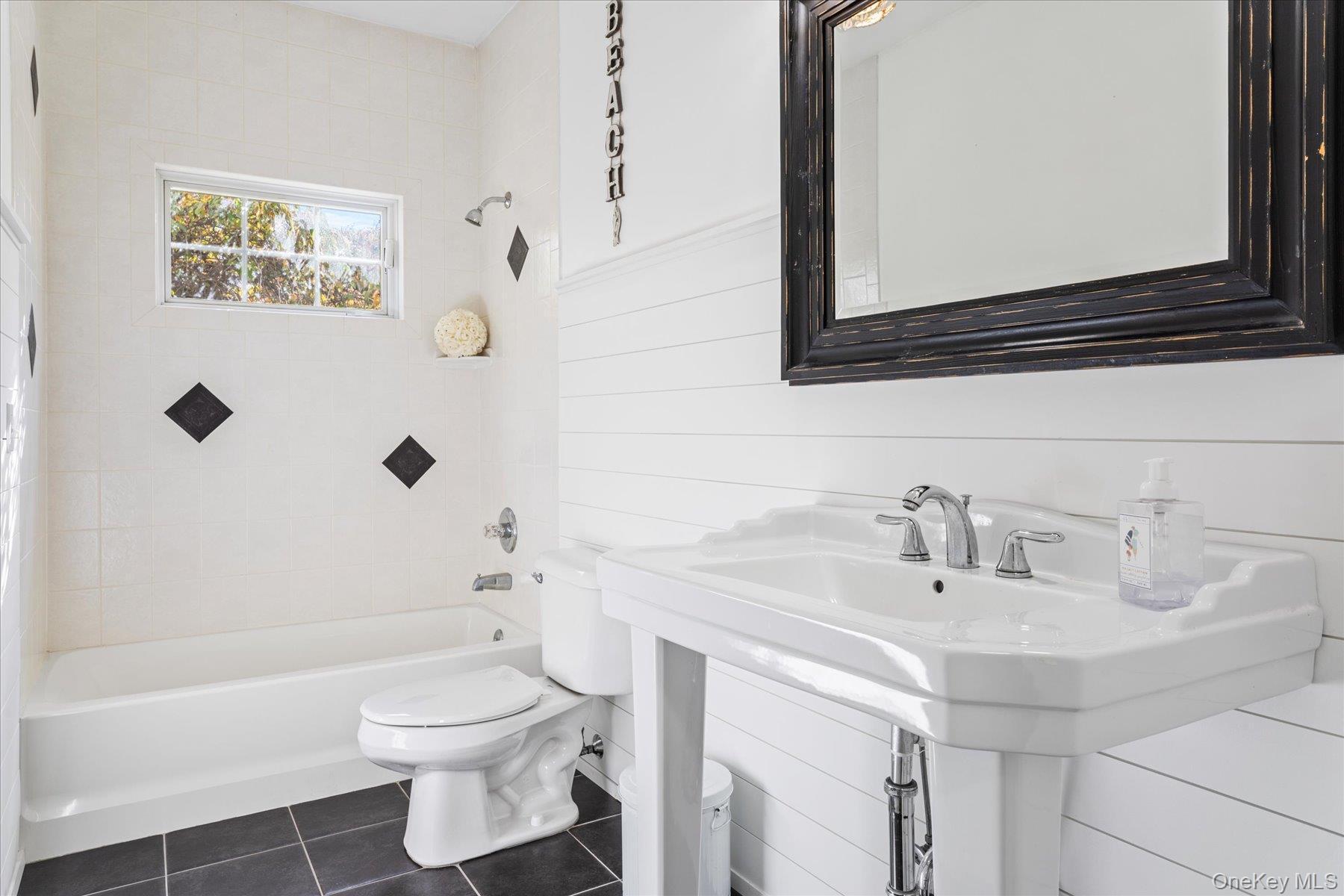 Single Family Culver  Suffolk County, NY 11940, MLS-932706-12