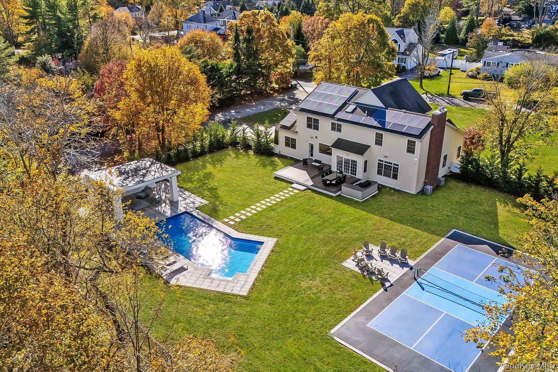 Single Family Culver  Suffolk County, NY 11940, MLS-932706-2