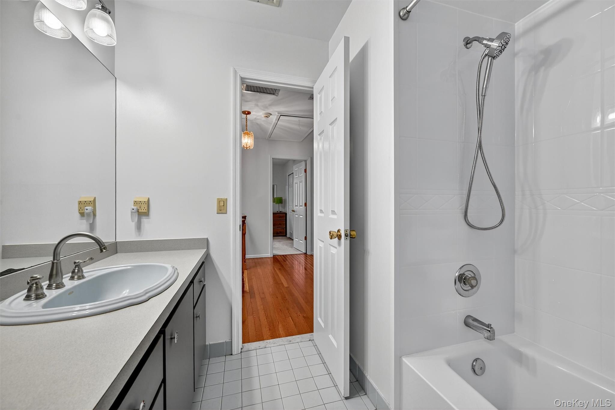 Single Family Phillips  Rockland County, NY 10980, MLS-932729-40