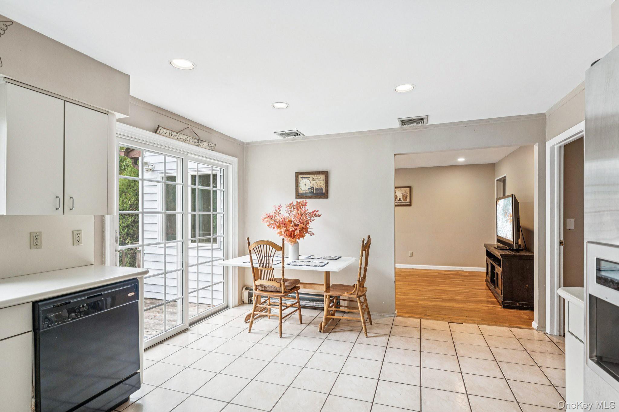 Single Family Princeton Nassau County, NY 11803, MLS-932730-8