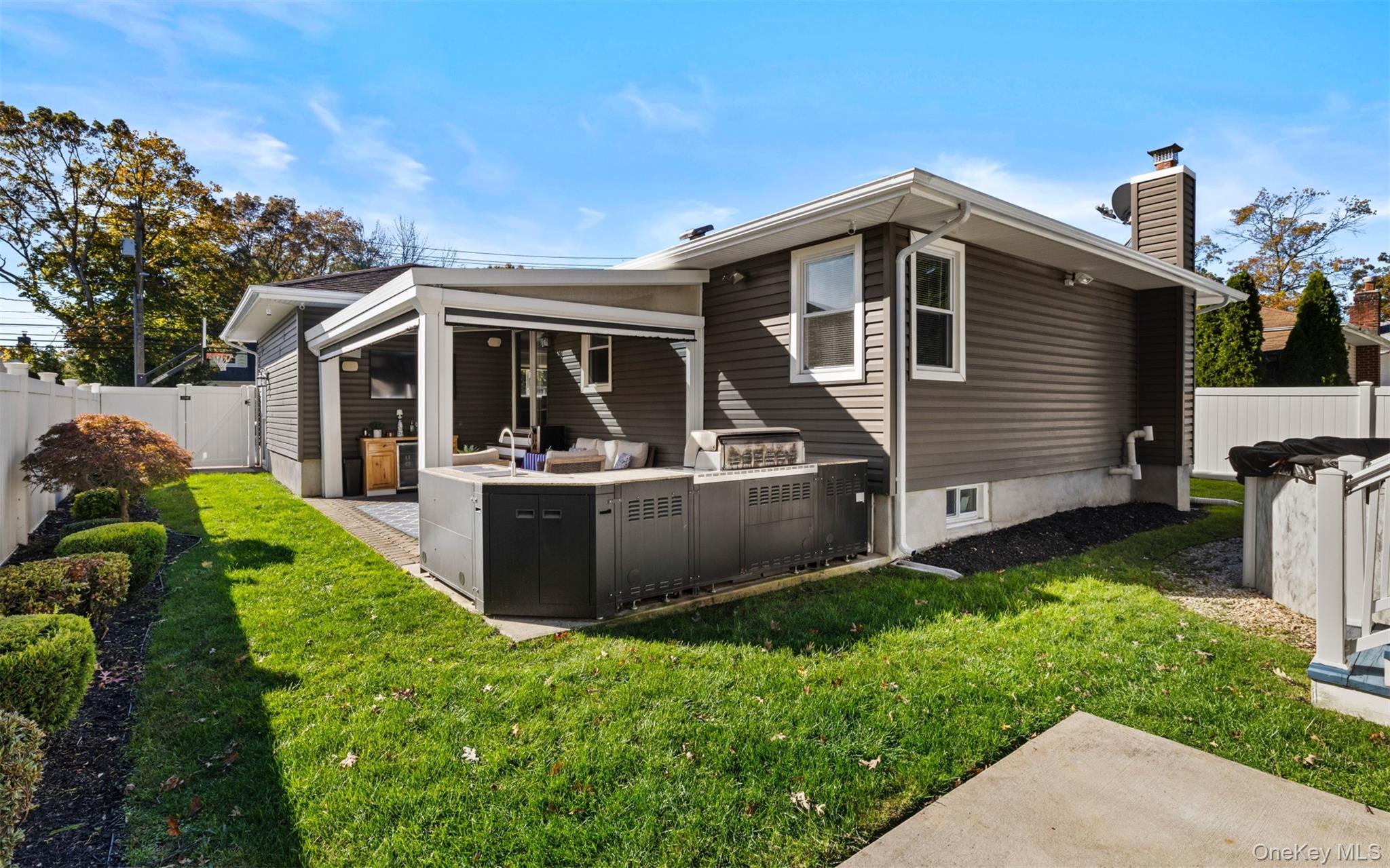 Single Family Linden  Nassau County, NY 11758, MLS-932788-18