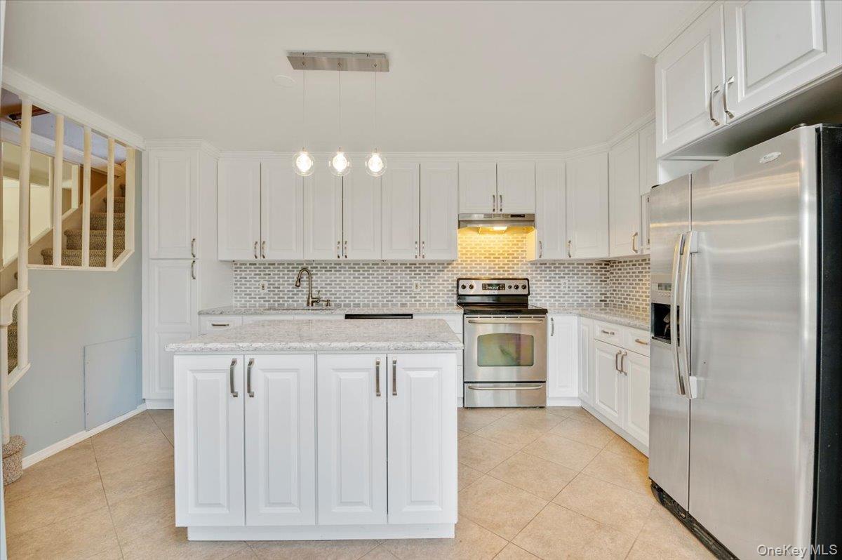 Single Family Swan  Nassau County, NY 11756, MLS-932819-16