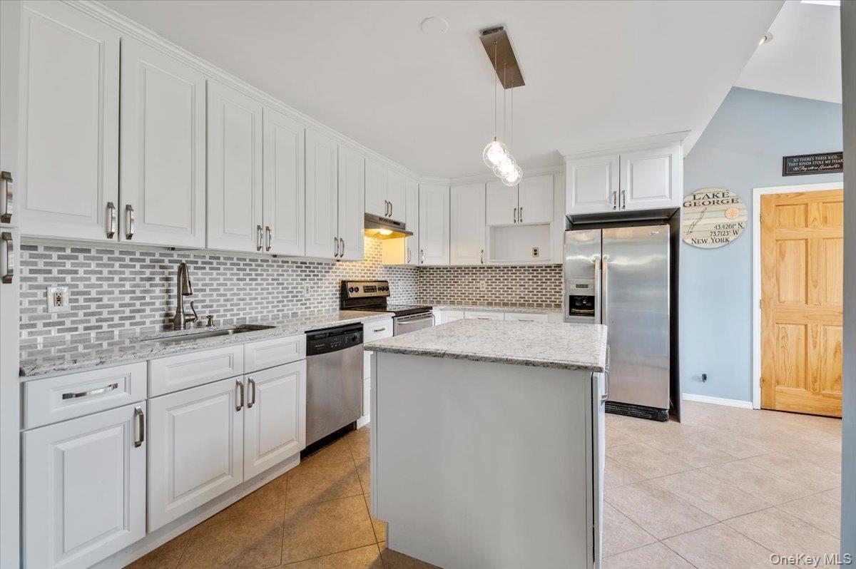 Single Family Swan  Nassau County, NY 11756, MLS-932819-17