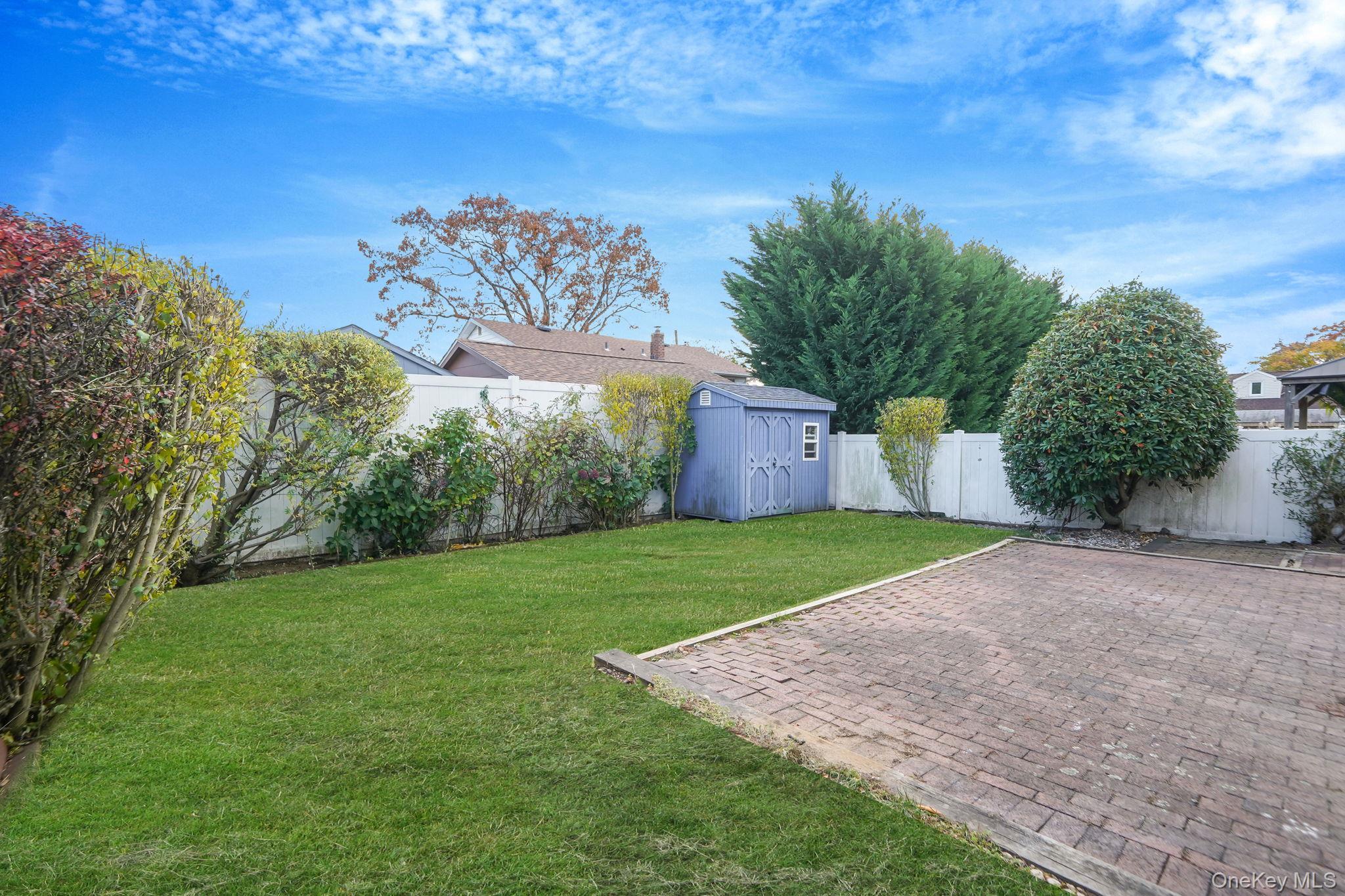 Single Family Parkhill  Nassau County, NY 11758, MLS-932823-10