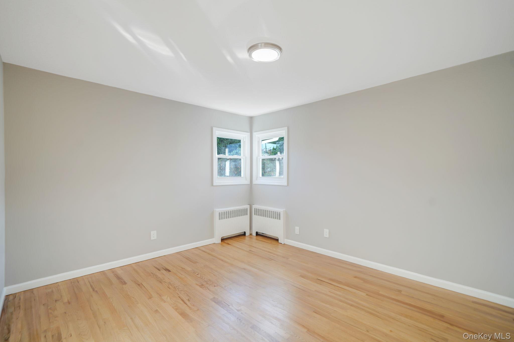 Single Family Parkhill  Nassau County, NY 11758, MLS-932823-21