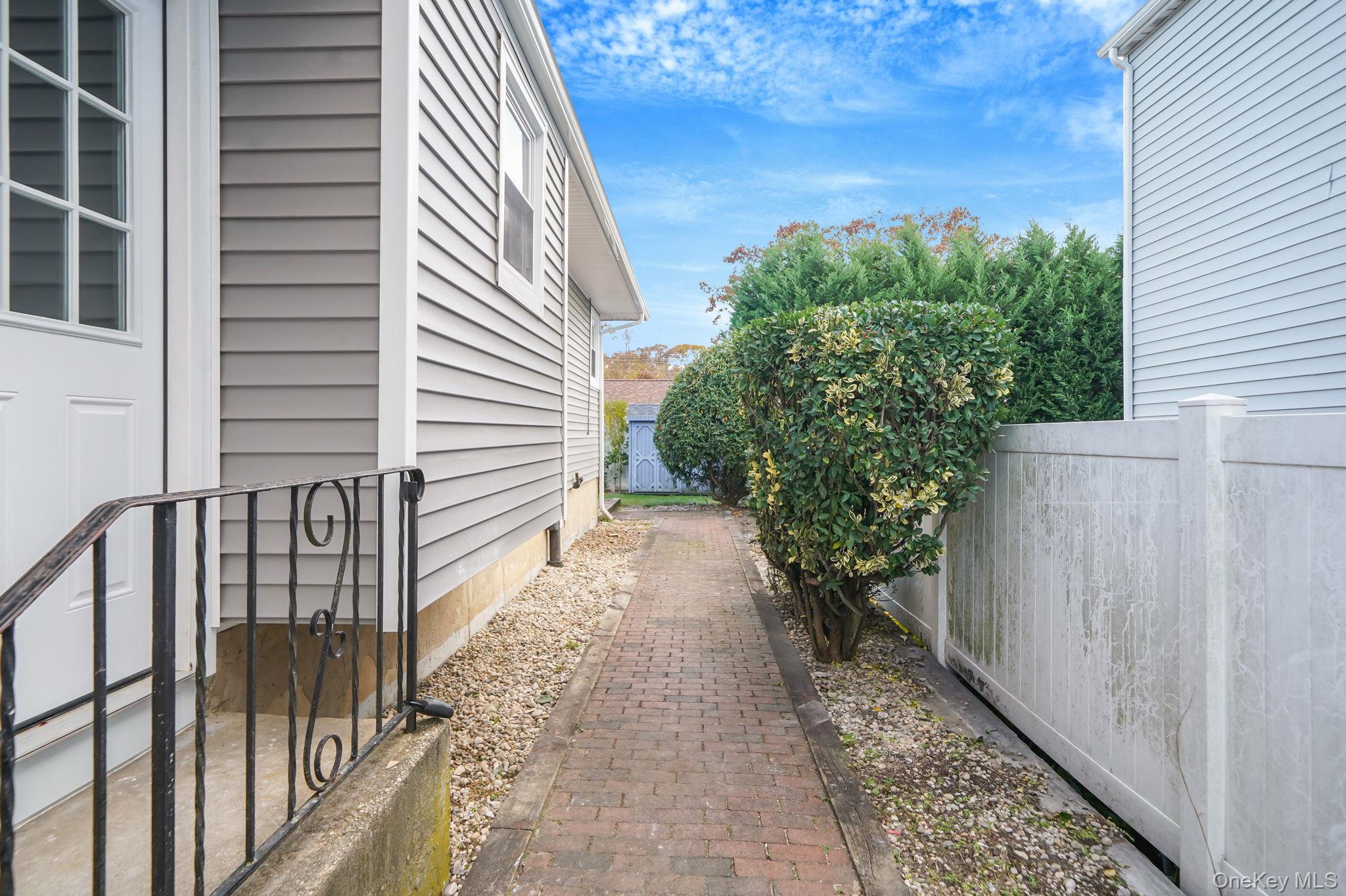 Single Family Parkhill  Nassau County, NY 11758, MLS-932823-5