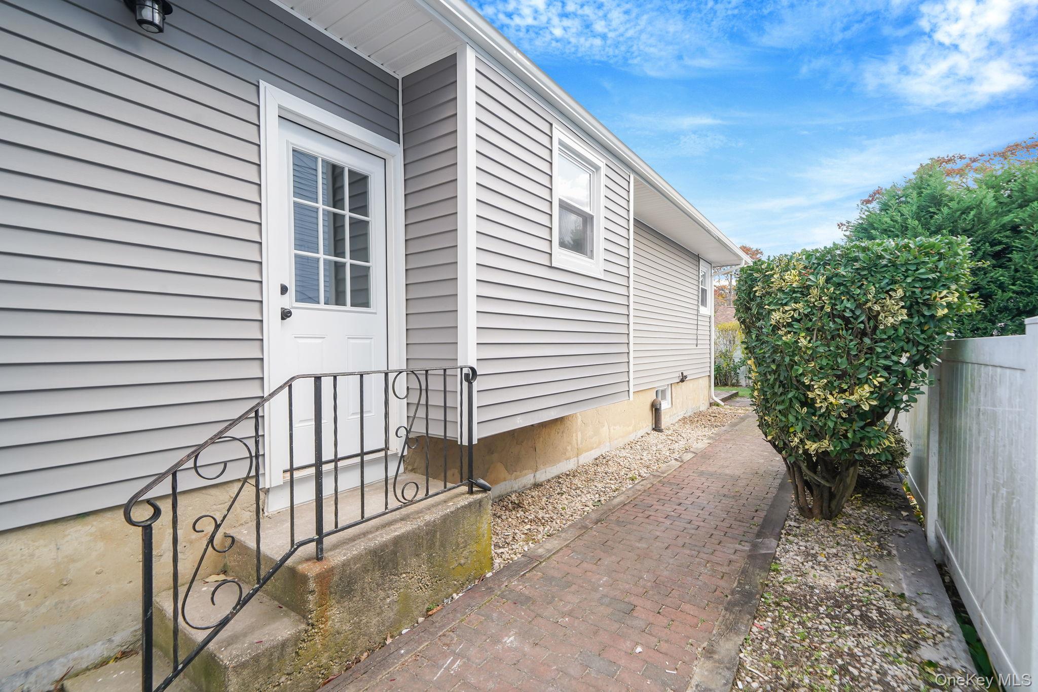 Single Family Parkhill  Nassau County, NY 11758, MLS-932823-6