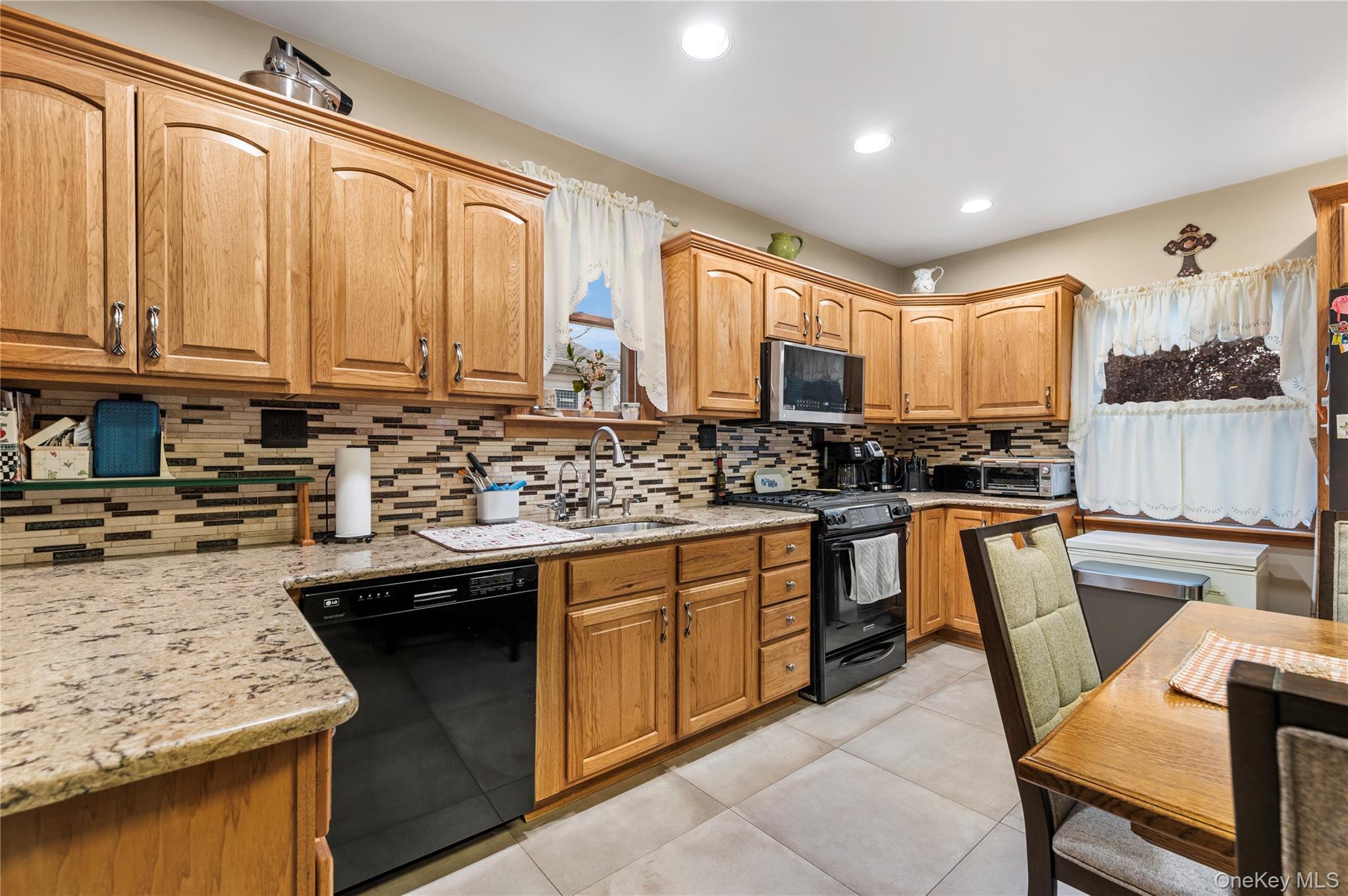 Single Family 4th Nassau County, NY 11040, MLS-932868-18