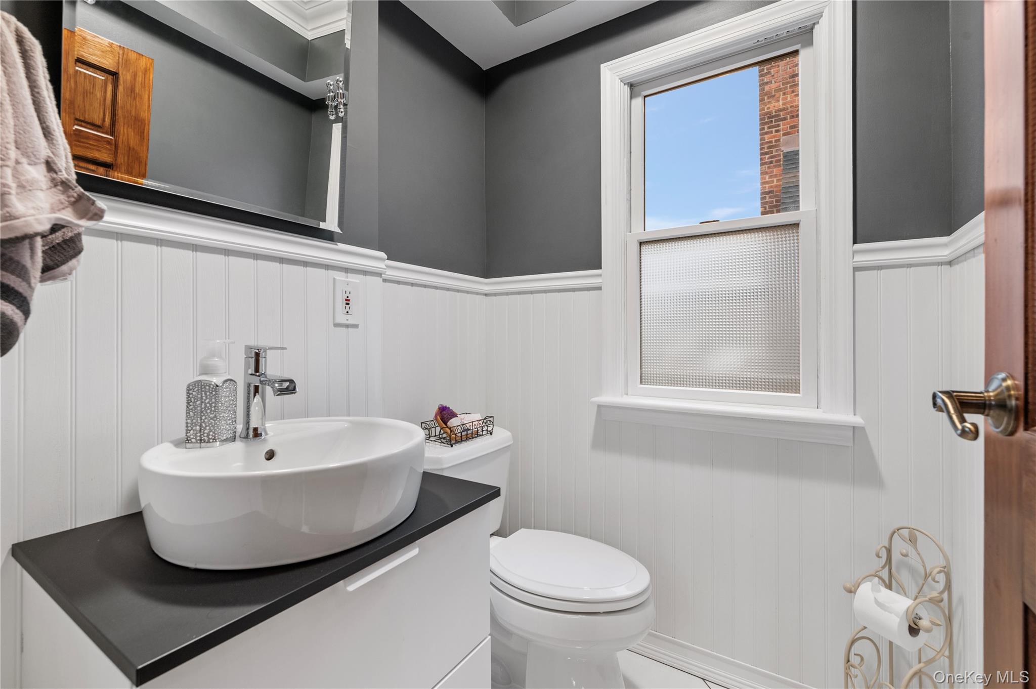 Single Family 4th Nassau County, NY 11040, MLS-932868-21