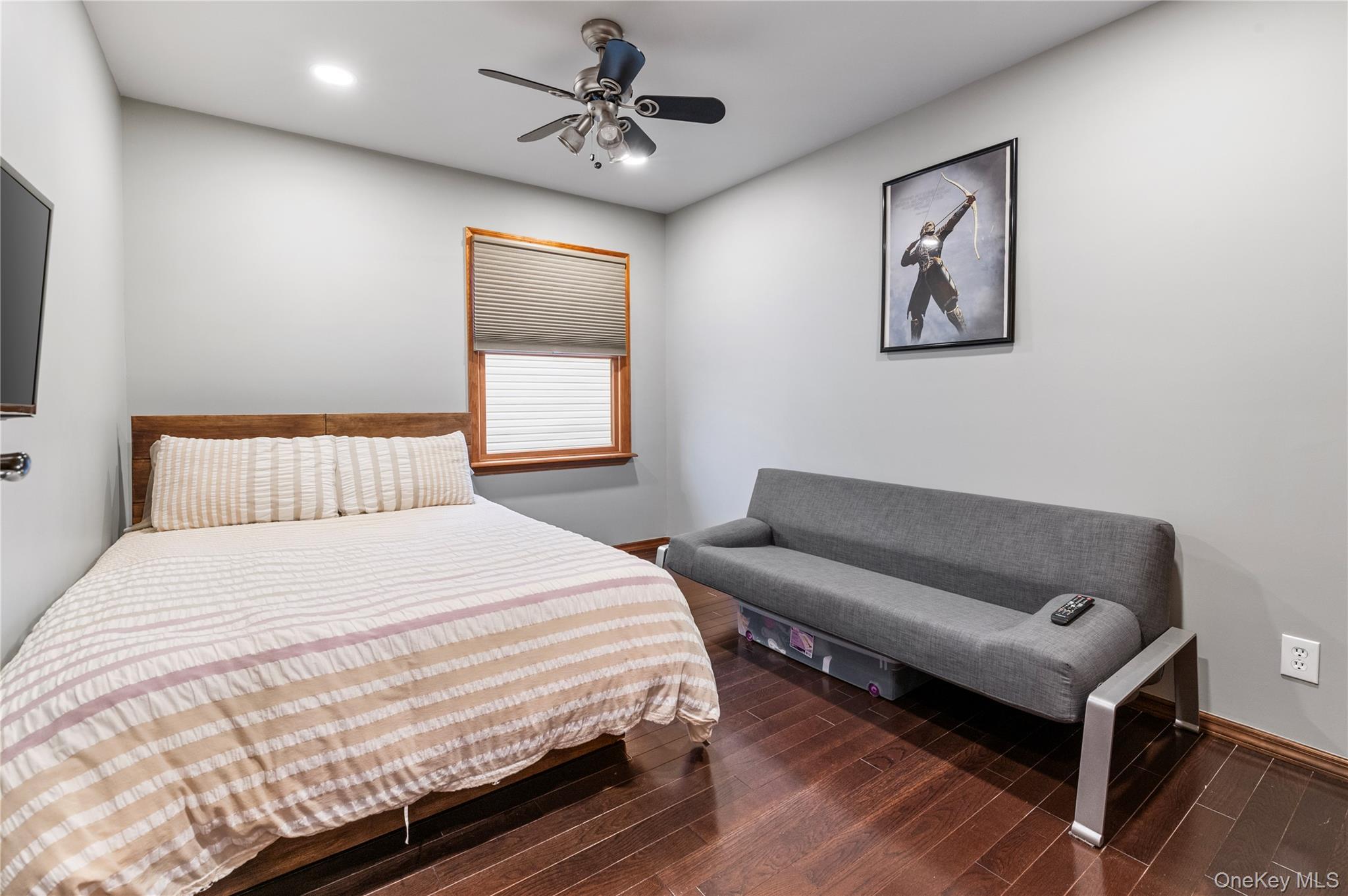 Single Family 4th Nassau County, NY 11040, MLS-932868-27