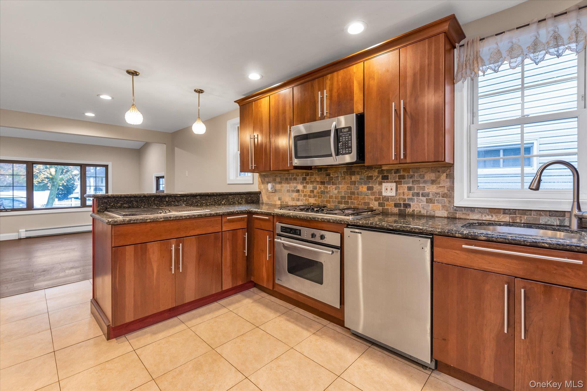 Single Family Lincoln Nassau County, NY 11510, MLS-932876-5