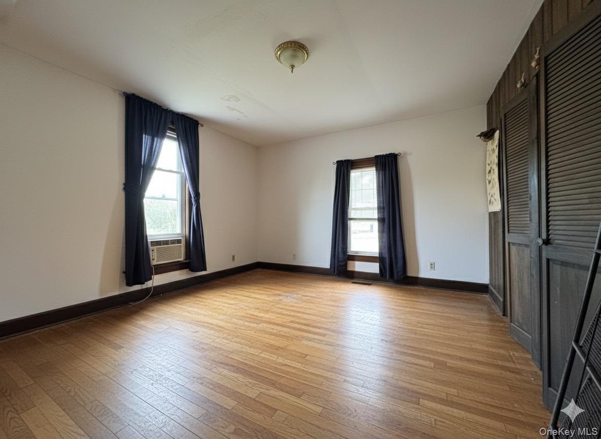 Single Family Chestnut Nassau County, NY 11542, MLS-932878-10