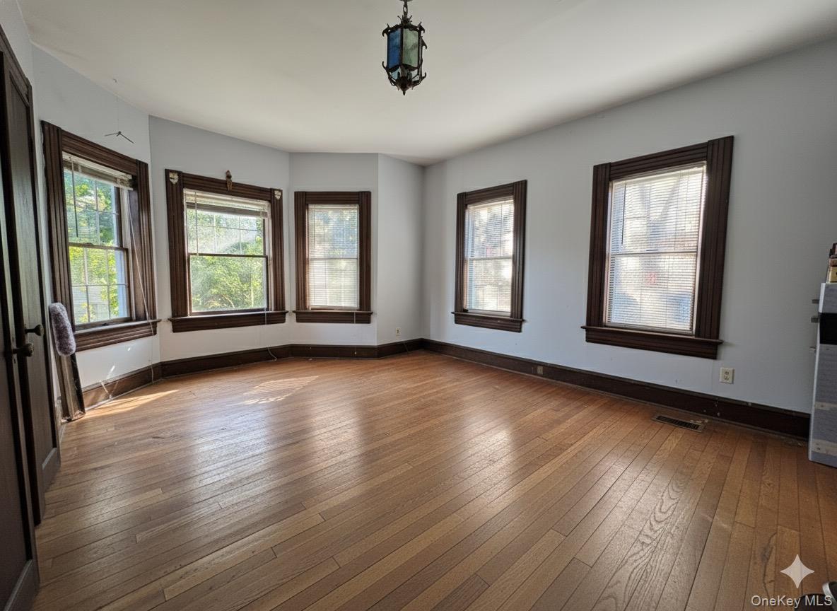 Single Family Chestnut Nassau County, NY 11542, MLS-932878-9